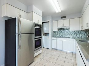 12 Bond Street 7A, Great Neck NY 11021