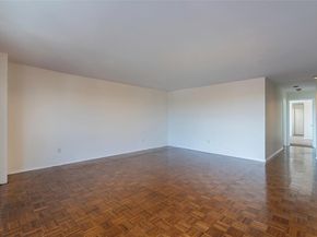 12 Bond Street 7A, Great Neck NY 11021