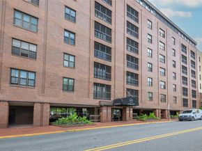 12 Bond Street 7A, Great Neck NY 11021