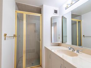 12 Bond Street 7A, Great Neck NY 11021