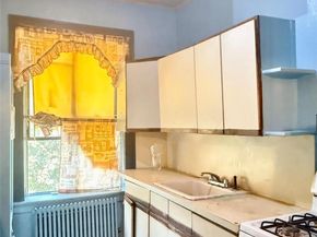 86-09 Jamaica Ave, Woodhaven NY 11421