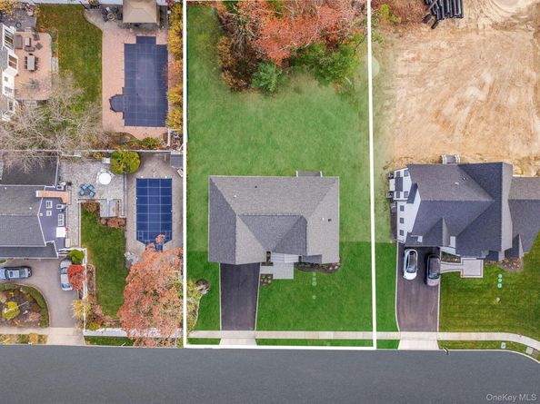 4 Blackwell Court, Nesconset NY 11767