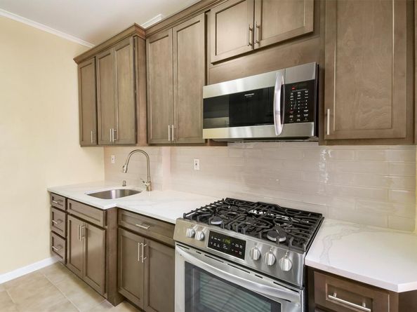 663 Locust Street 4A, Mount Vernon NY 10552