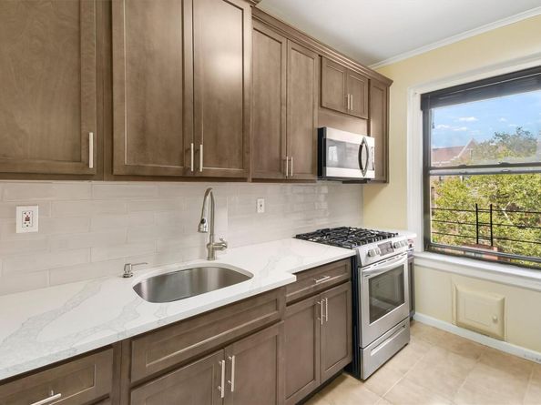 663 Locust Street 4A, Mount Vernon NY 10552