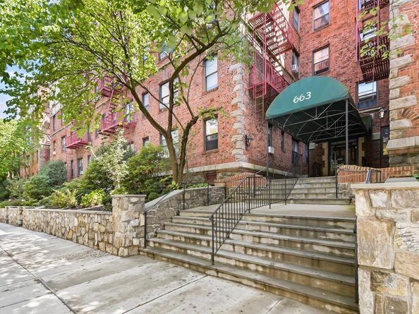 663 Locust Street 4A, Mount Vernon NY 10552