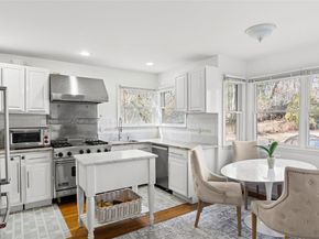 7 Wooded Oak Lane, East Hampton NY 11937