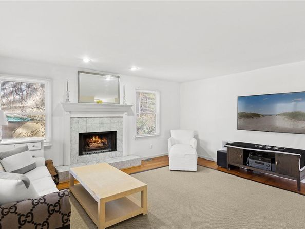 7 Wooded Oak Lane, East Hampton NY 11937