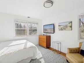 7 Wooded Oak Lane, East Hampton NY 11937