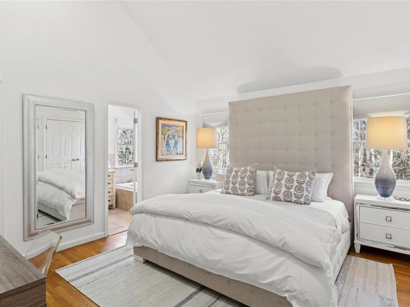 7 Wooded Oak Lane, East Hampton NY 11937