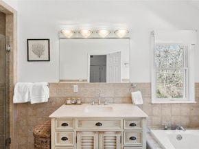7 Wooded Oak Lane, East Hampton NY 11937