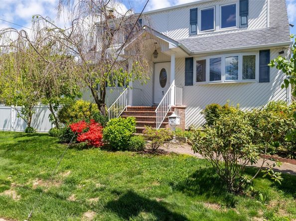 1 Varney Avenue, Huntington Station NY 11746