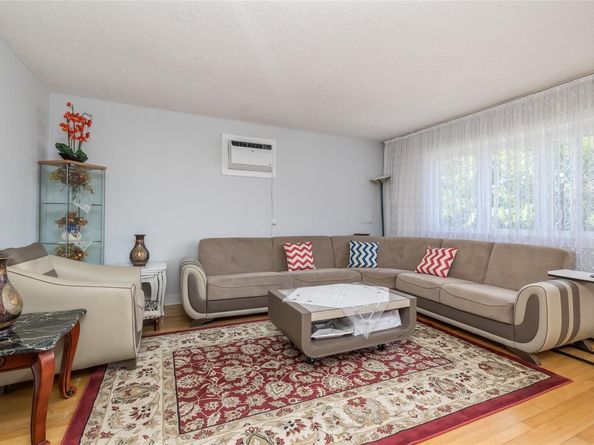 1 Varney Avenue, Huntington Station NY 11746