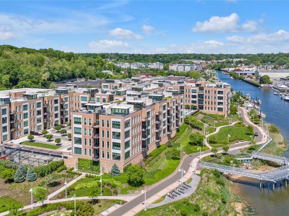 100 Garvies Point Road 1238, Glen Cove NY 11542