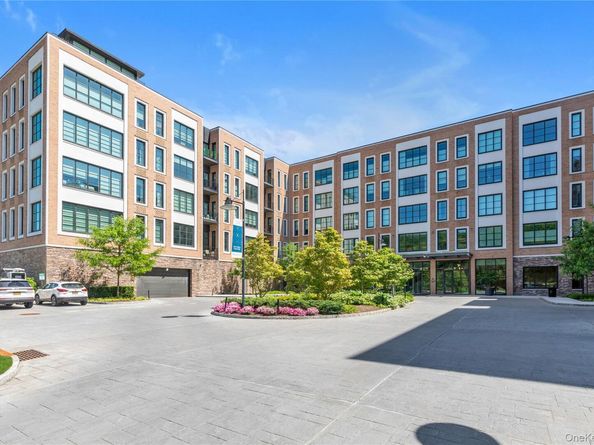 100 Garvies Point Road 1238, Glen Cove NY 11542