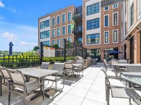 100 Garvies Point Road 1238, Glen Cove NY 11542