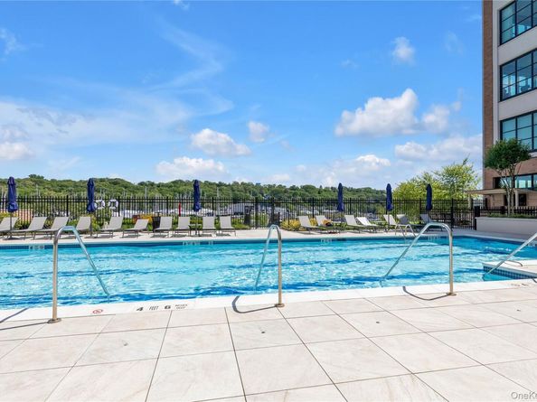 100 Garvies Point Road 1238, Glen Cove NY 11542