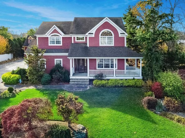 140 Grant Dr., Aquebogue NY 11931