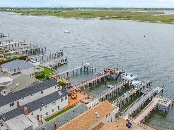 991 W Park Avenue, Long Beach NY 11561