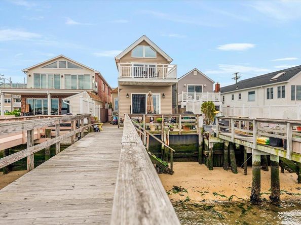 991 W Park Avenue, Long Beach NY 11561