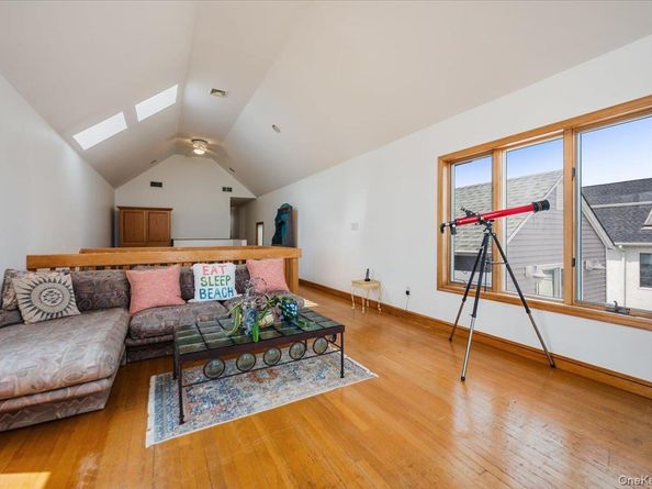 991 W Park Avenue, Long Beach NY 11561