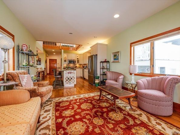 991 W Park Avenue, Long Beach NY 11561