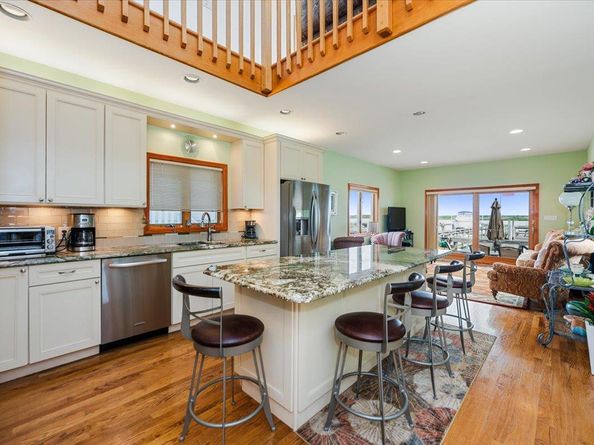 991 W Park Avenue, Long Beach NY 11561
