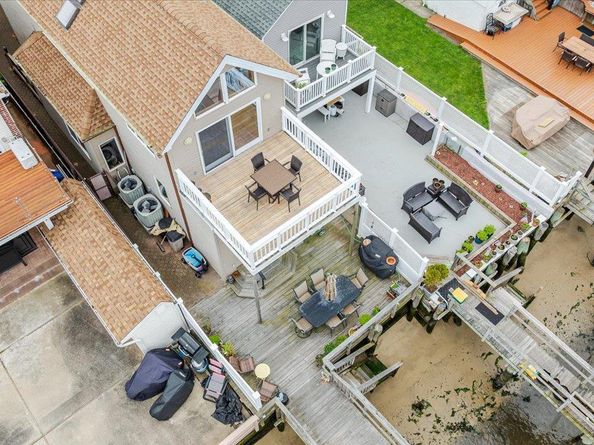 991 W Park Avenue, Long Beach NY 11561