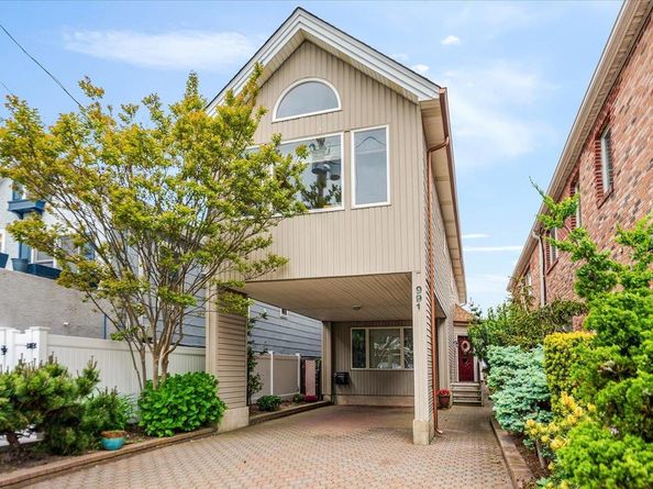 991 W Park Avenue, Long Beach NY 11561