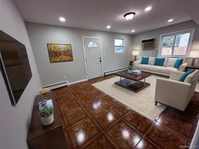 19 Leaf Avenue, Central Islip NY 11722