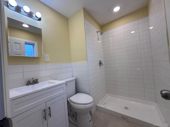 19 Leaf Avenue, Central Islip NY 11722