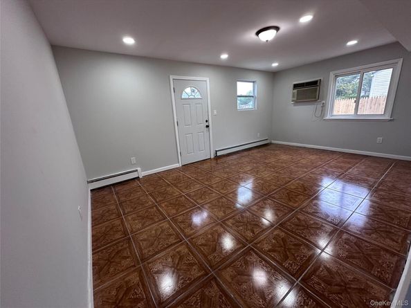 19 Leaf Avenue, Central Islip NY 11722