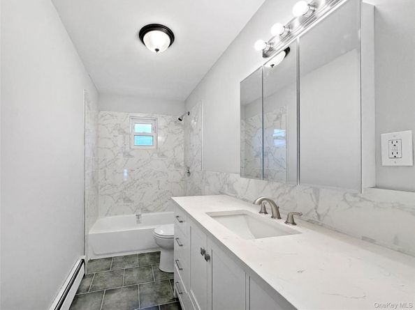 19 Leaf Avenue, Central Islip NY 11722