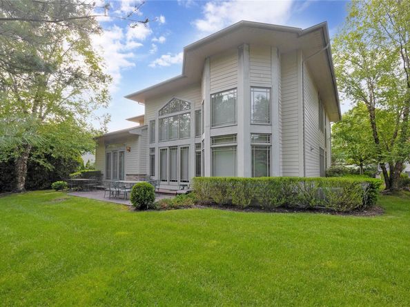 19 Holiday Pond Road, Jericho NY 11753