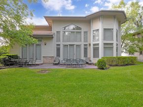 19 Holiday Pond Road, Jericho NY 11753