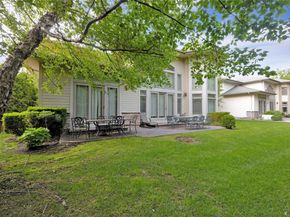 19 Holiday Pond Road, Jericho NY 11753