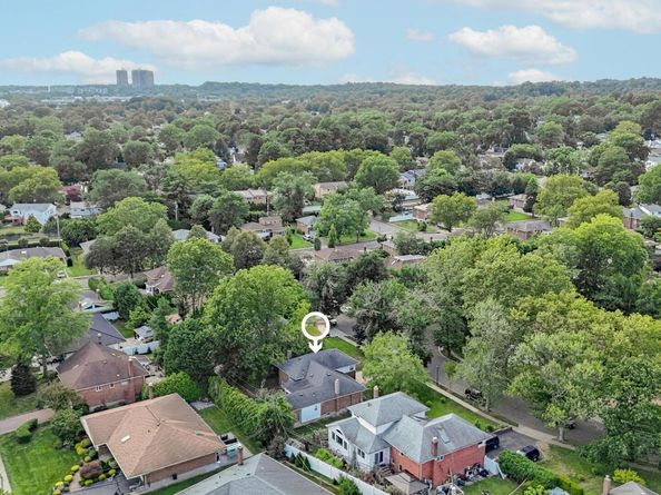 216 Birch Drive, New Hyde Park NY 11040