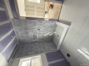 85 Roundtree Drive, Plainview NY 11803