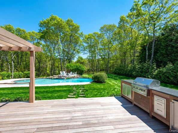 20 Cove Neck Lane, Southampton NY 11968