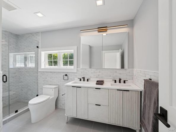 20 Cove Neck Lane, Southampton NY 11968