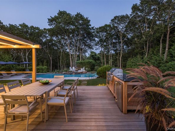 20 Cove Neck Lane, Southampton NY 11968