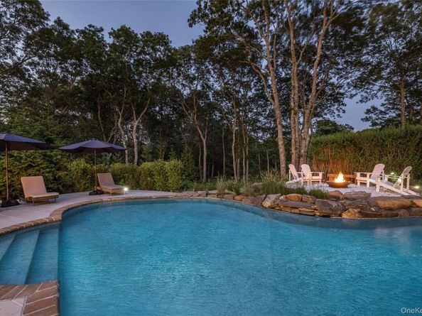 20 Cove Neck Lane, Southampton NY 11968