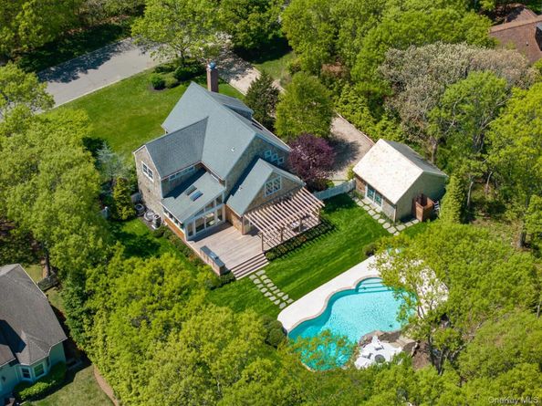 20 Cove Neck Lane, Southampton NY 11968