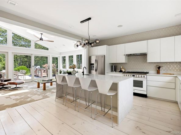 20 Cove Neck Lane, Southampton NY 11968