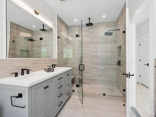 20 Cove Neck Lane, Southampton NY 11968