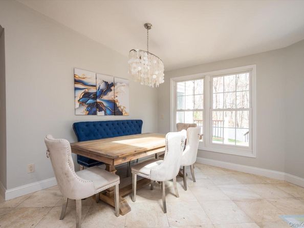 10 Stony Run Court, Dix Hills NY 11746