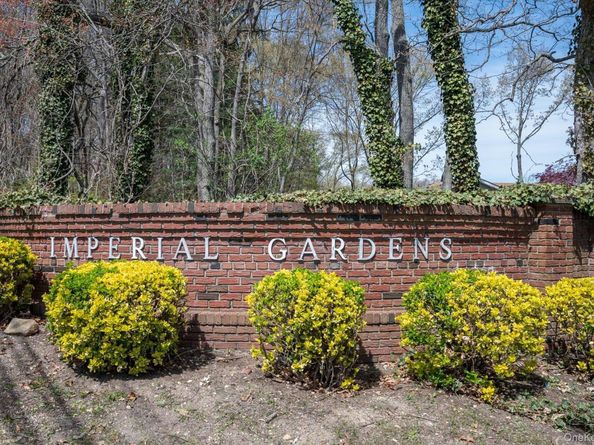 10 Stony Run Court, Dix Hills NY 11746