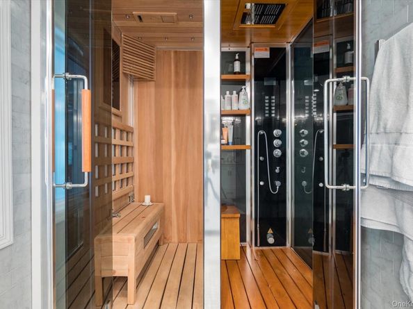 10 Stony Run Court, Dix Hills NY 11746