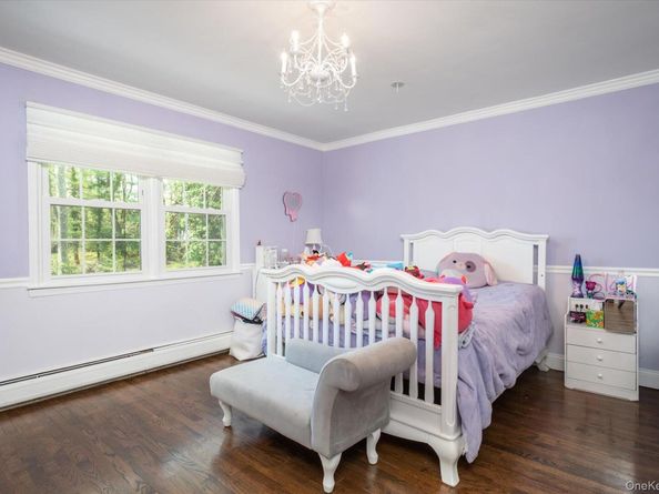 10 Stony Run Court, Dix Hills NY 11746