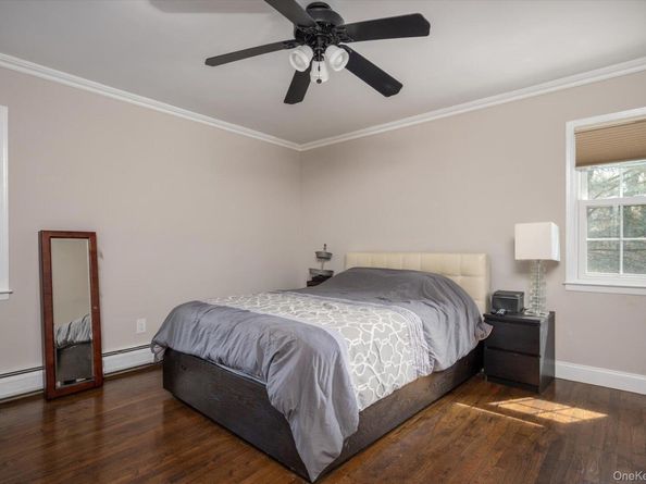 10 Stony Run Court, Dix Hills NY 11746