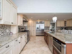 10 Stony Run Court, Dix Hills NY 11746